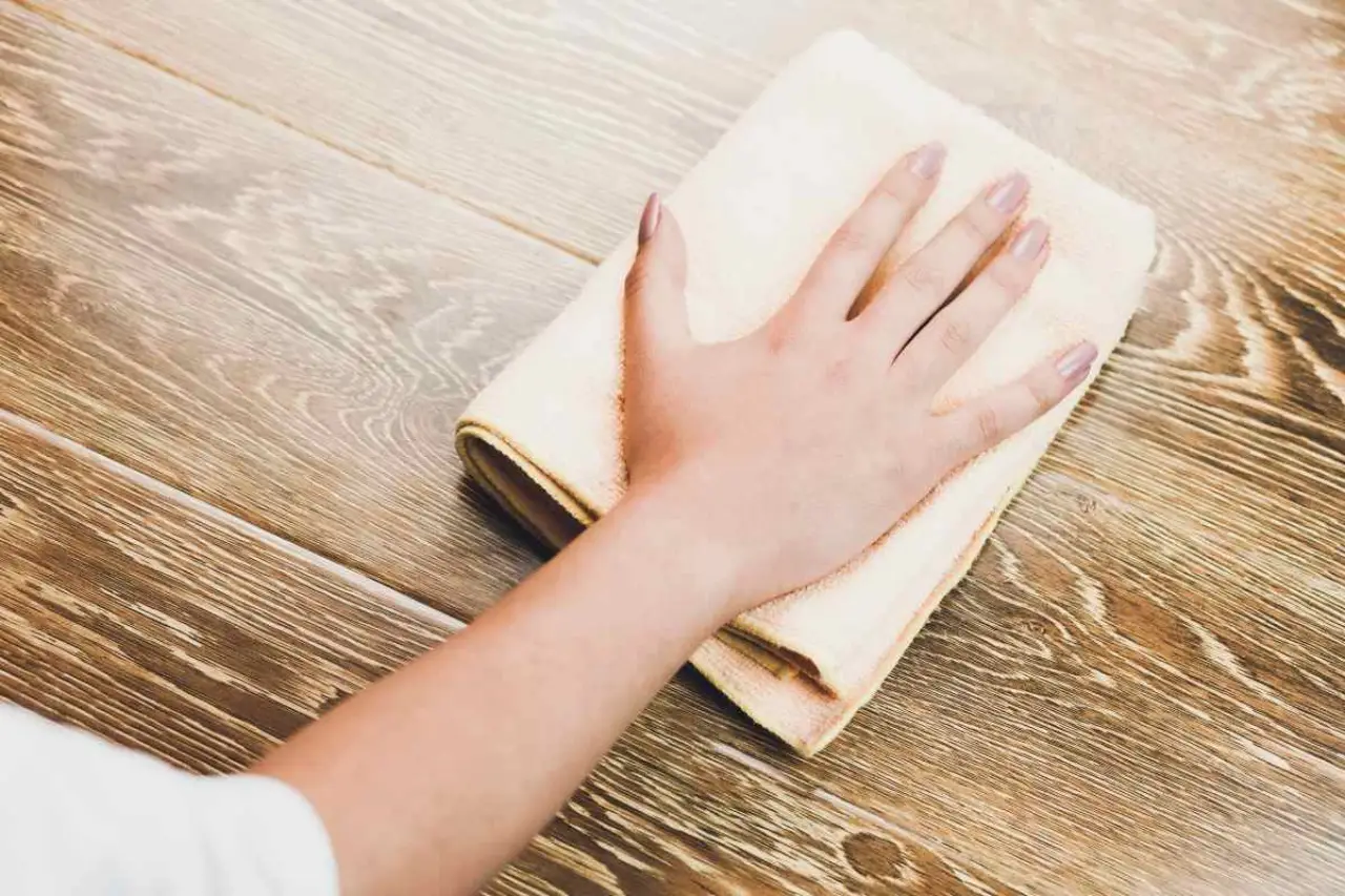 Il metodo naturale per sanificare e disinfettare il legno che elimina parassiti e cattivi odori